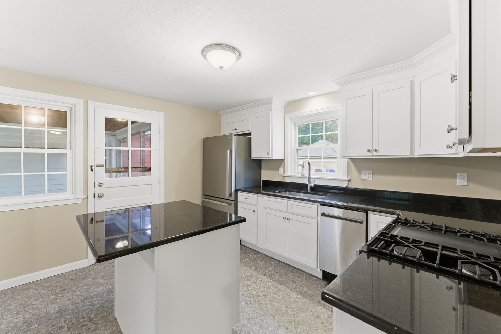 Single Family Residence at 6 Bennington St, Springfield MA 01108, photo 5 of 42