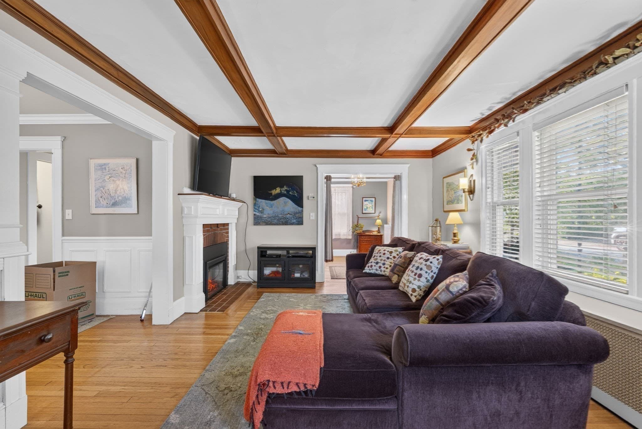 Single Family Residence at 4 Hawthorn Rd, Milton MA 02186, photo 6 of 39