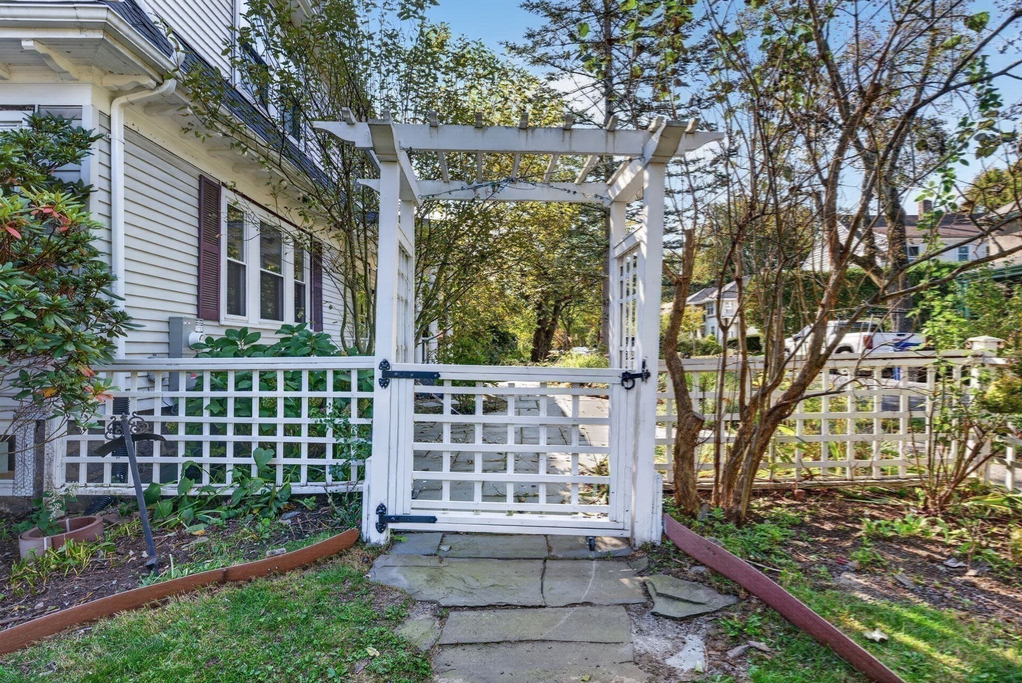Single Family Residence at 4 Hawthorn Rd, Milton MA 02186, photo 37 of 39