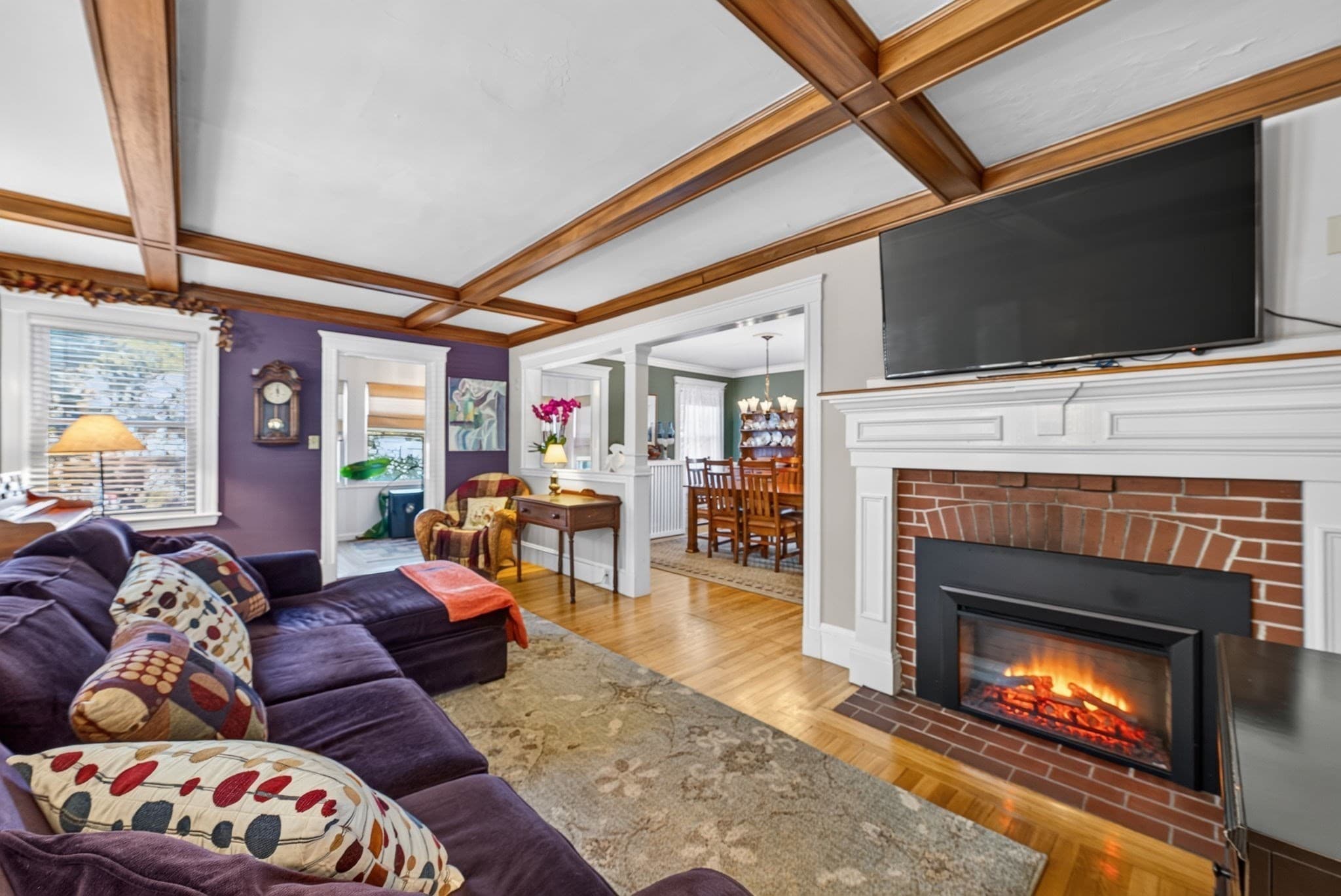 Single Family Residence at 4 Hawthorn Rd, Milton MA 02186, photo 4 of 39