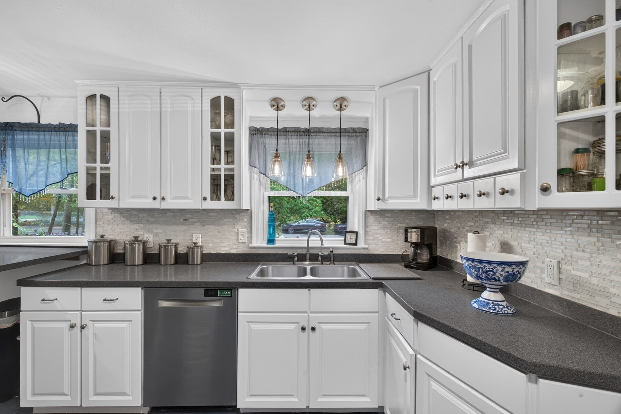 Single Family Residence at 558 Spring St, Hanson MA 02341, photo 9 of 36
