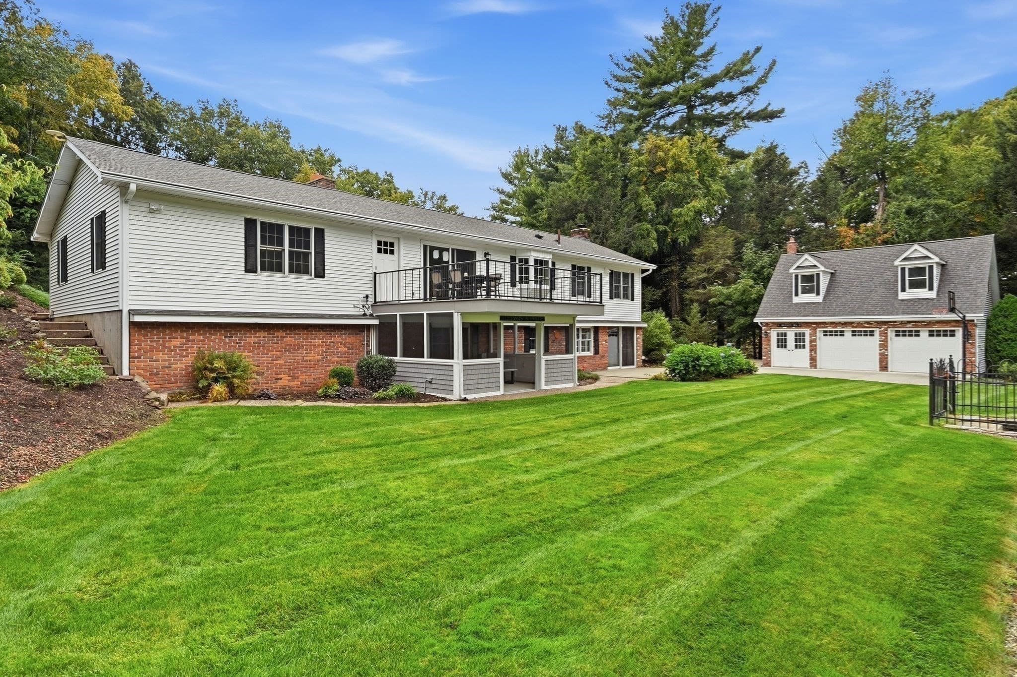 Single Family Residence at 46 Stuart Pl, Westfield MA 01085, Westfield, photo 7 of 42