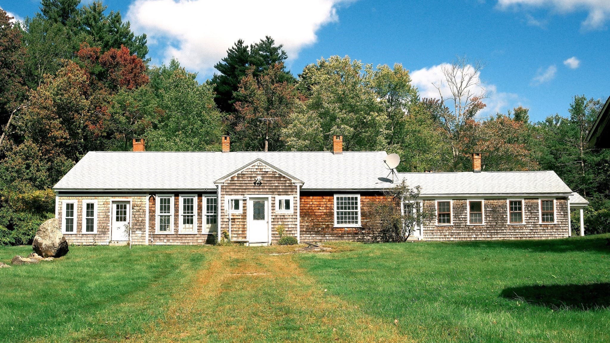 16 West St, Petersham MA 01366