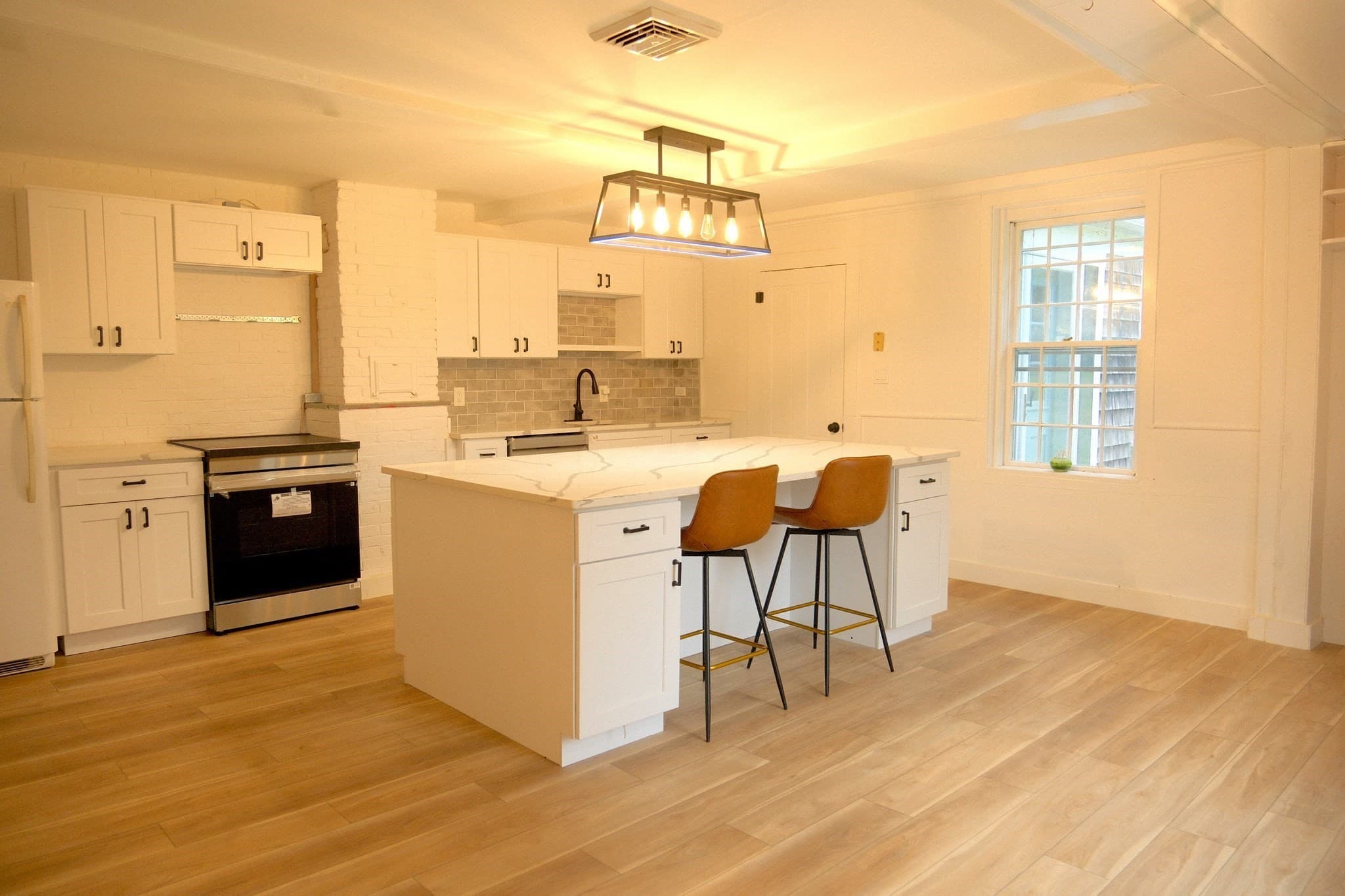 Single Family Residence at 16 West St, Petersham MA 01366, photo 8 of 32