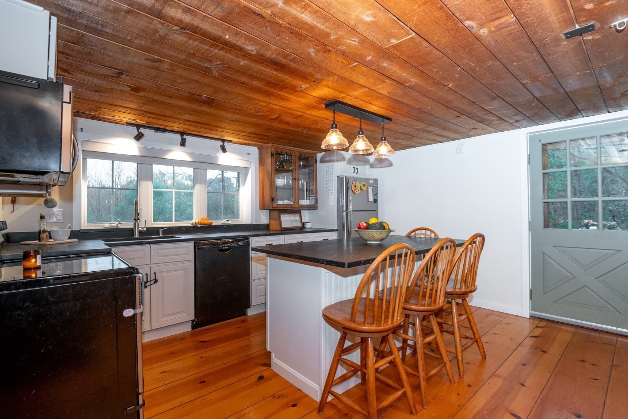 Single Family Residence at 387 Middle St, West Newbury MA 01985, West Newbury, photo 10 of 42