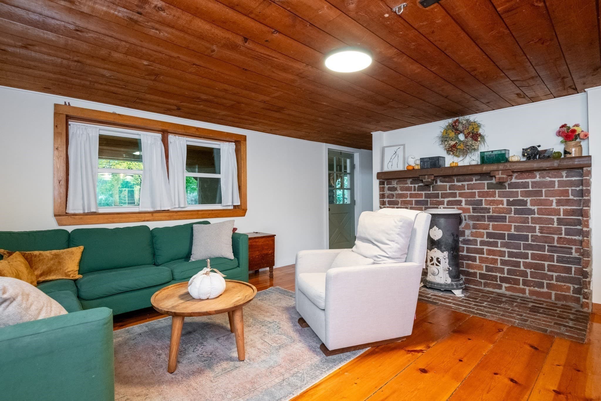 Single Family Residence at 387 Middle St, West Newbury MA 01985, West Newbury, photo 8 of 42