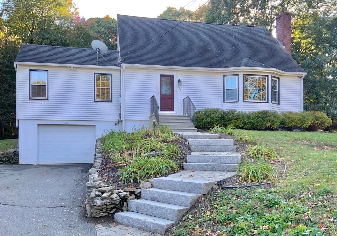 143 Highland St, Lunenburg MA 01462