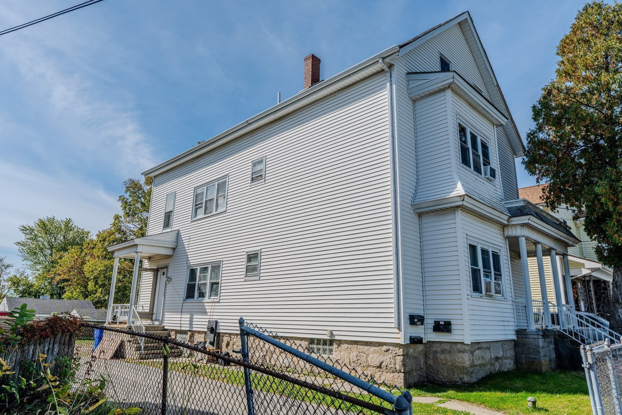 3 Family - 3 Units Up/Down at 405 Warren St, Fall River MA 02721, Fall River, photo 3 of 22