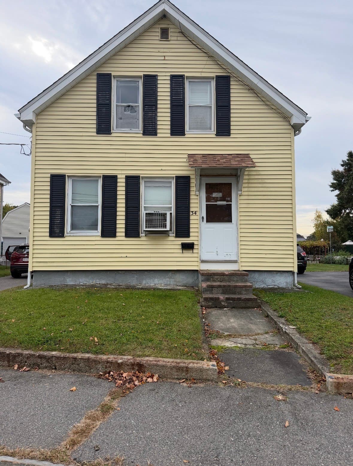 34 Floral St, Taunton MA 02780