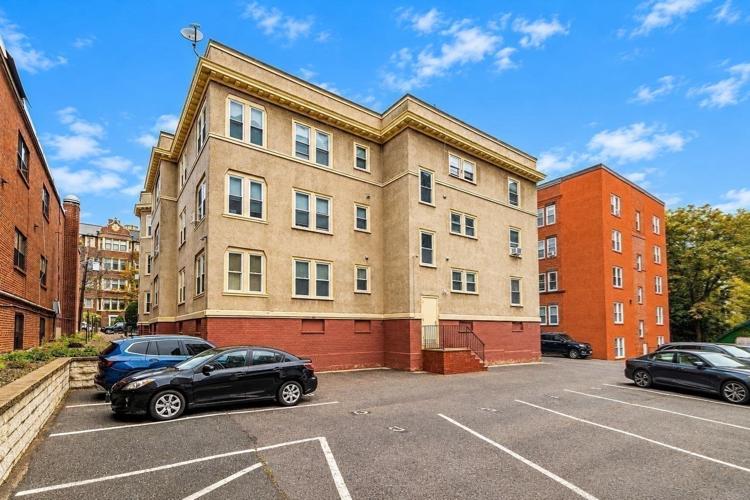 Condominium at 22 Centre St # 3, Cambridge MA 02139, photo 25 of 26