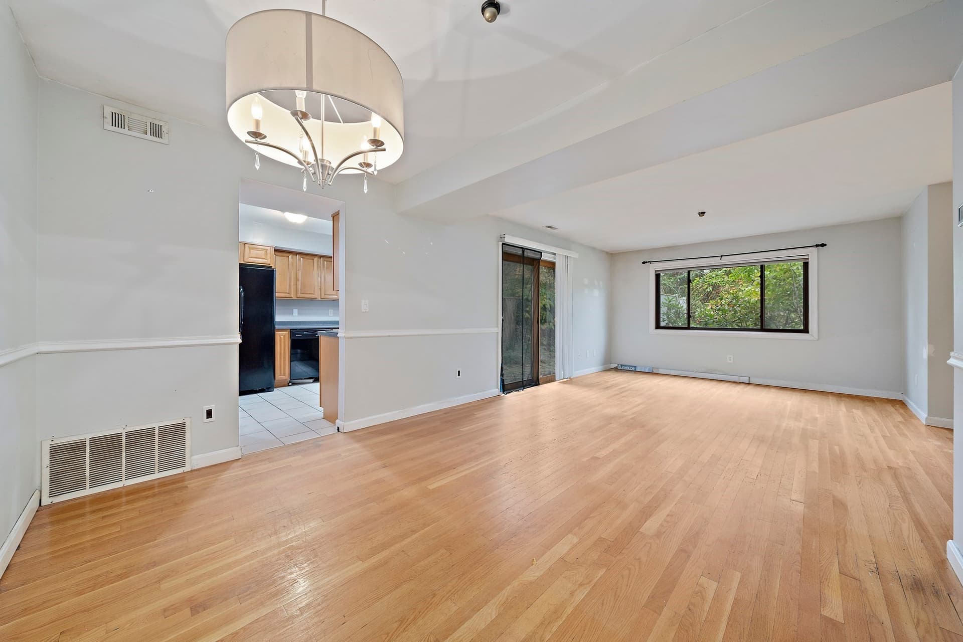 Condominium at 258 Greenbrook Dr # 258, Stoughton MA 02072, photo 12 of 32