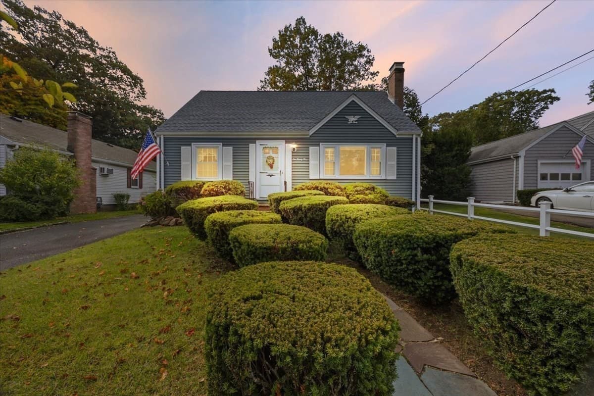 Single Family Residence at 123 Taylor Avenue, Dedham MA 02026, photo 9 of 39