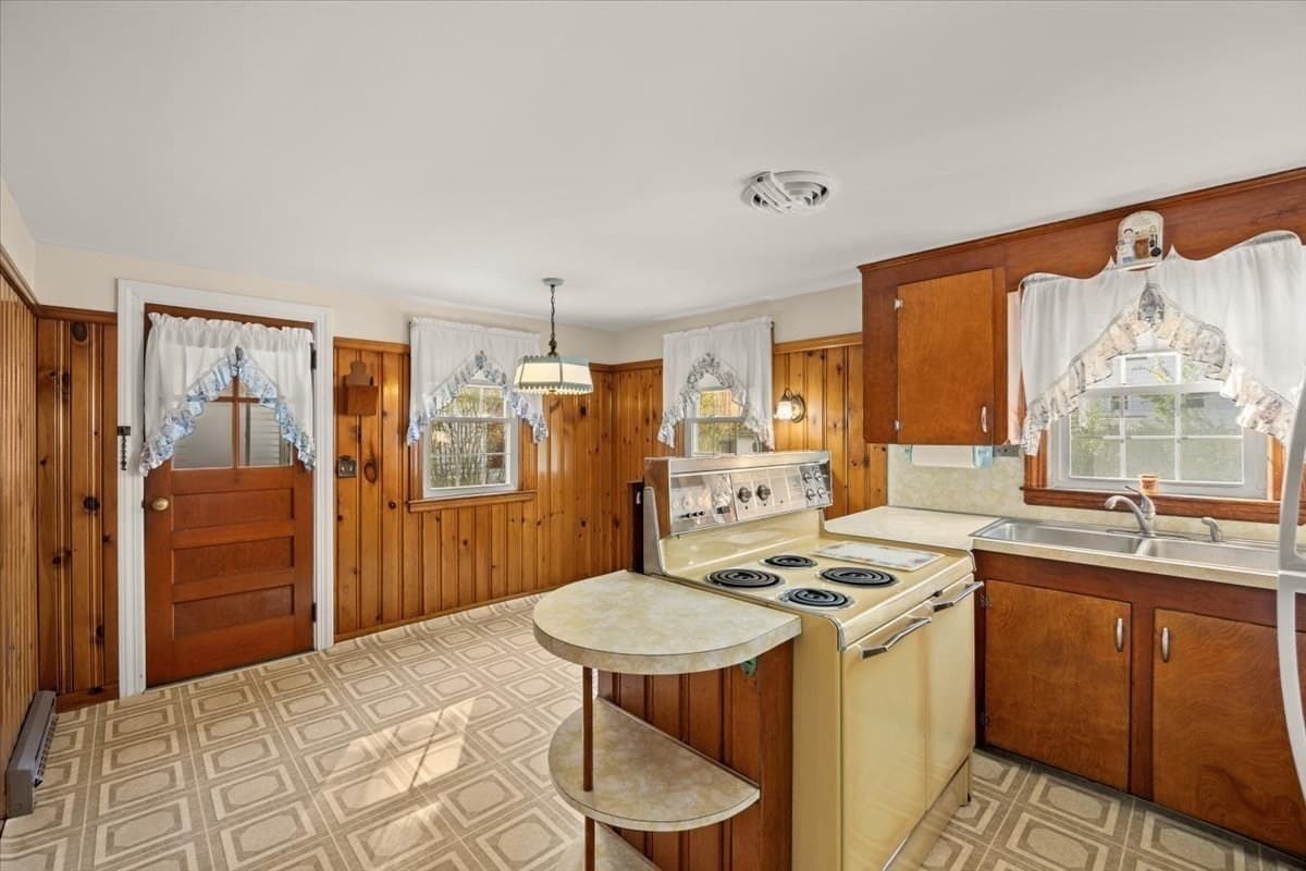 Single Family Residence at 123 Taylor Avenue, Dedham MA 02026, photo 18 of 39