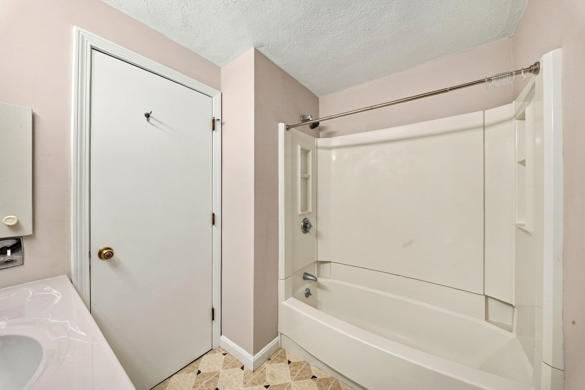 Condominium at 399 Pond St # D1, Braintree MA 02184, photo 30 of 40