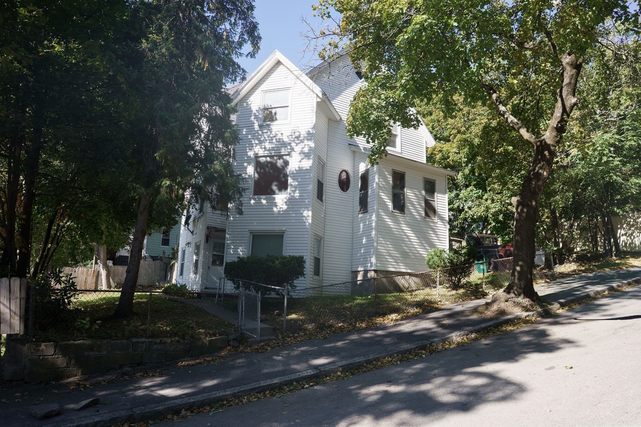 1 Wayne St, Worcester MA 01603