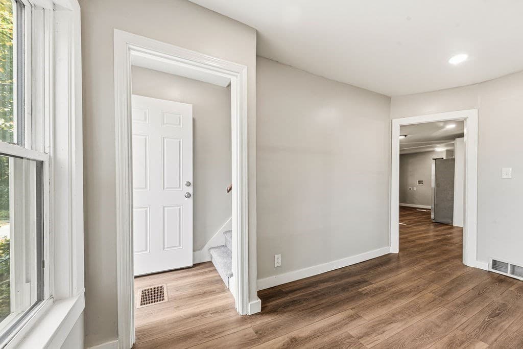 Single Family Residence at 132 Prospect St, Marlborough MA 01752, photo 11 of 36