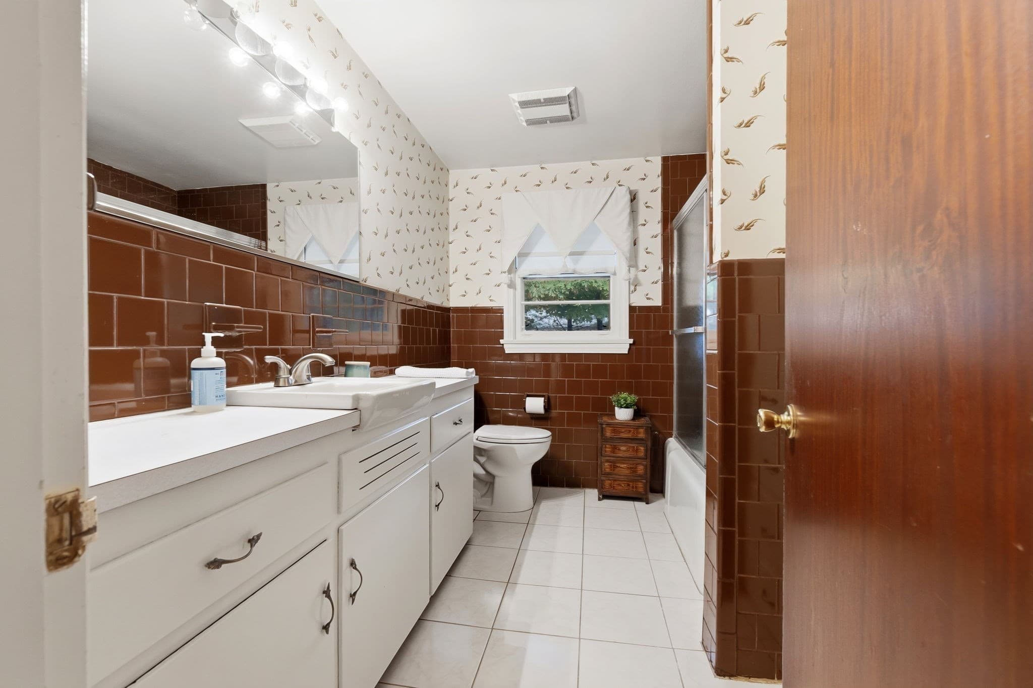 Single Family Residence at 32 Neptune Street, Beverly MA 01915, Beverly, photo 19 of 38