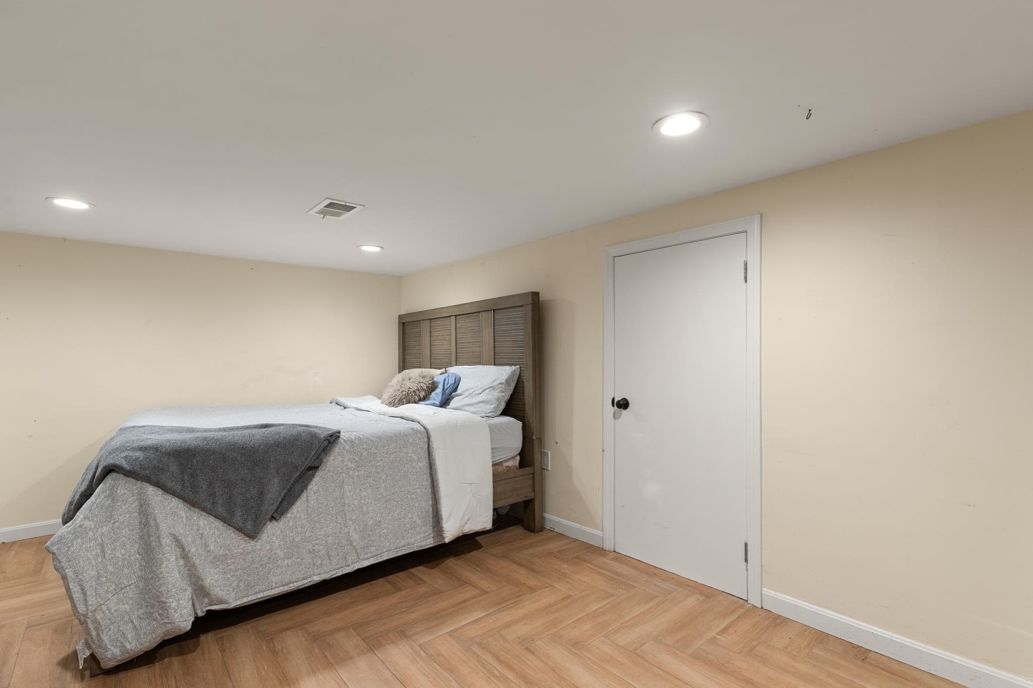 Single Family Residence at 31 Hope Street, Brockton MA 02302, photo 16 of 20