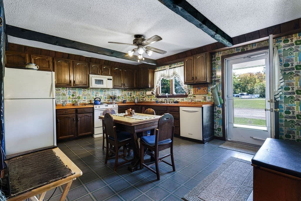 Single Family Residence at 25 Lamoureux Blvd, North Smithfield RI 02896, photo 10 of 42