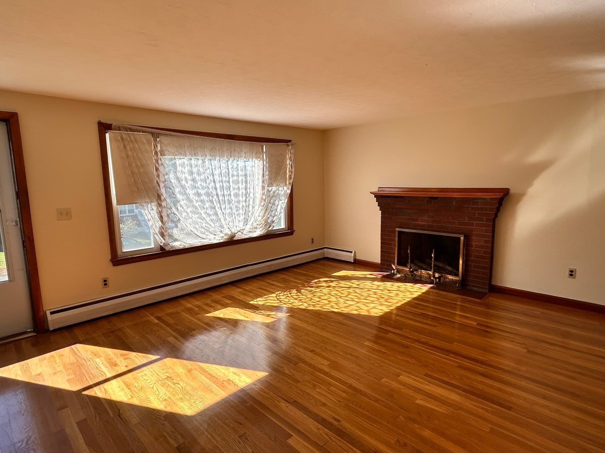 Single Family Residence at 11 Sunflower Rd, Holbrook MA 02343, Holbrook, photo 3 of 21