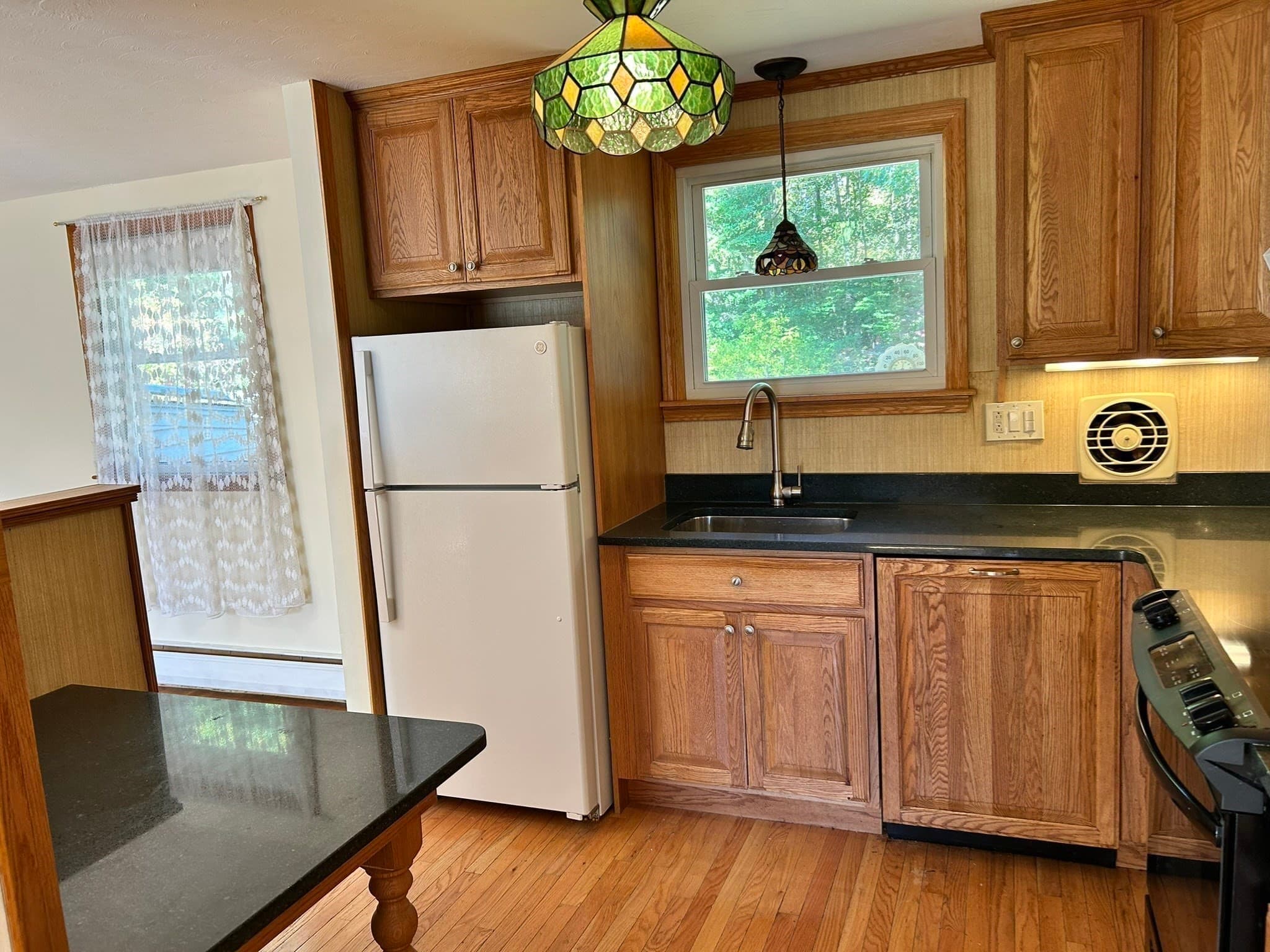 Single Family Residence at 11 Sunflower Rd, Holbrook MA 02343, Holbrook, photo 5 of 21