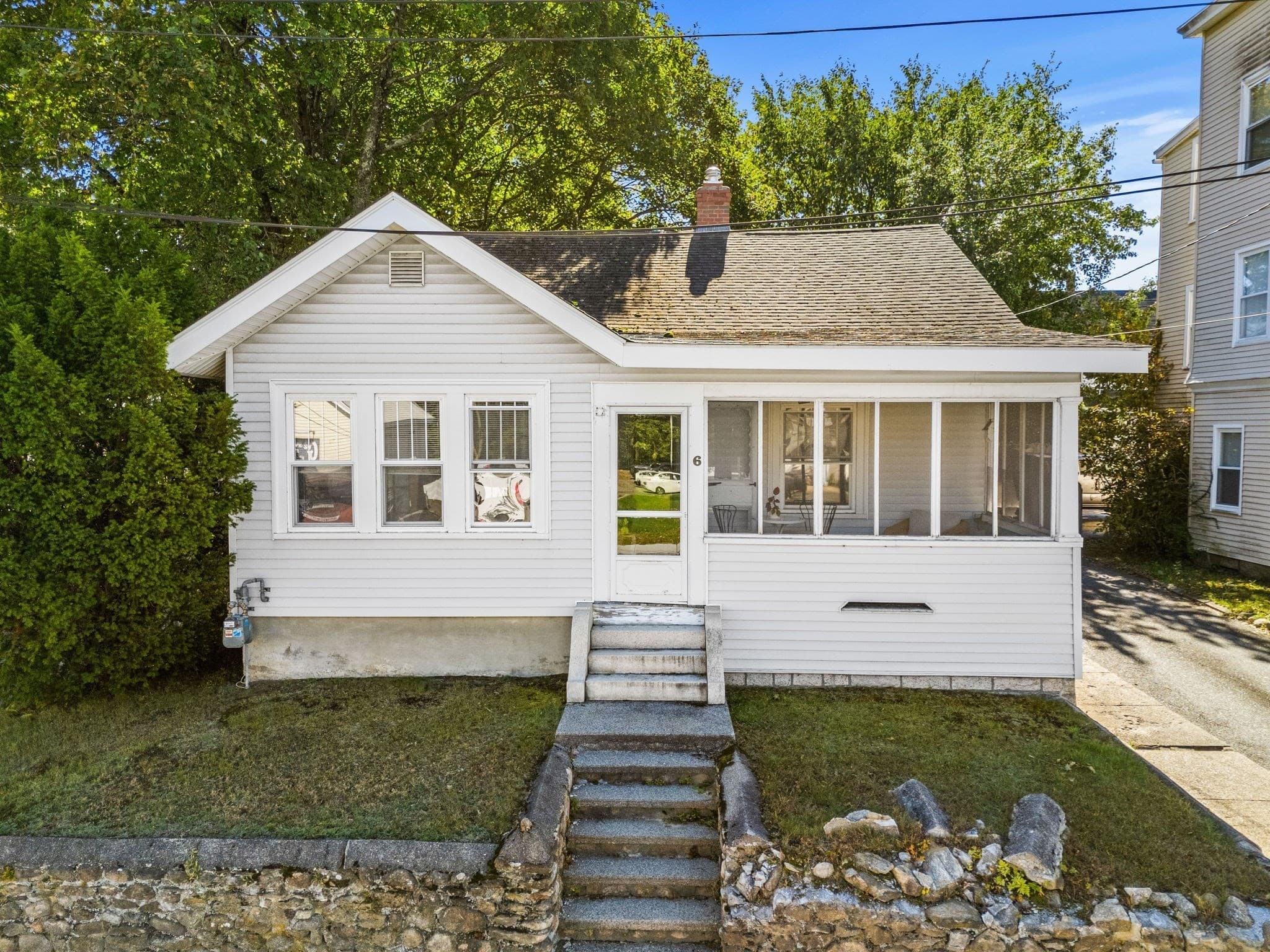 Single Family Residence at 6 Hartford Ave W, Uxbridge MA 01569, photo 2 of 40