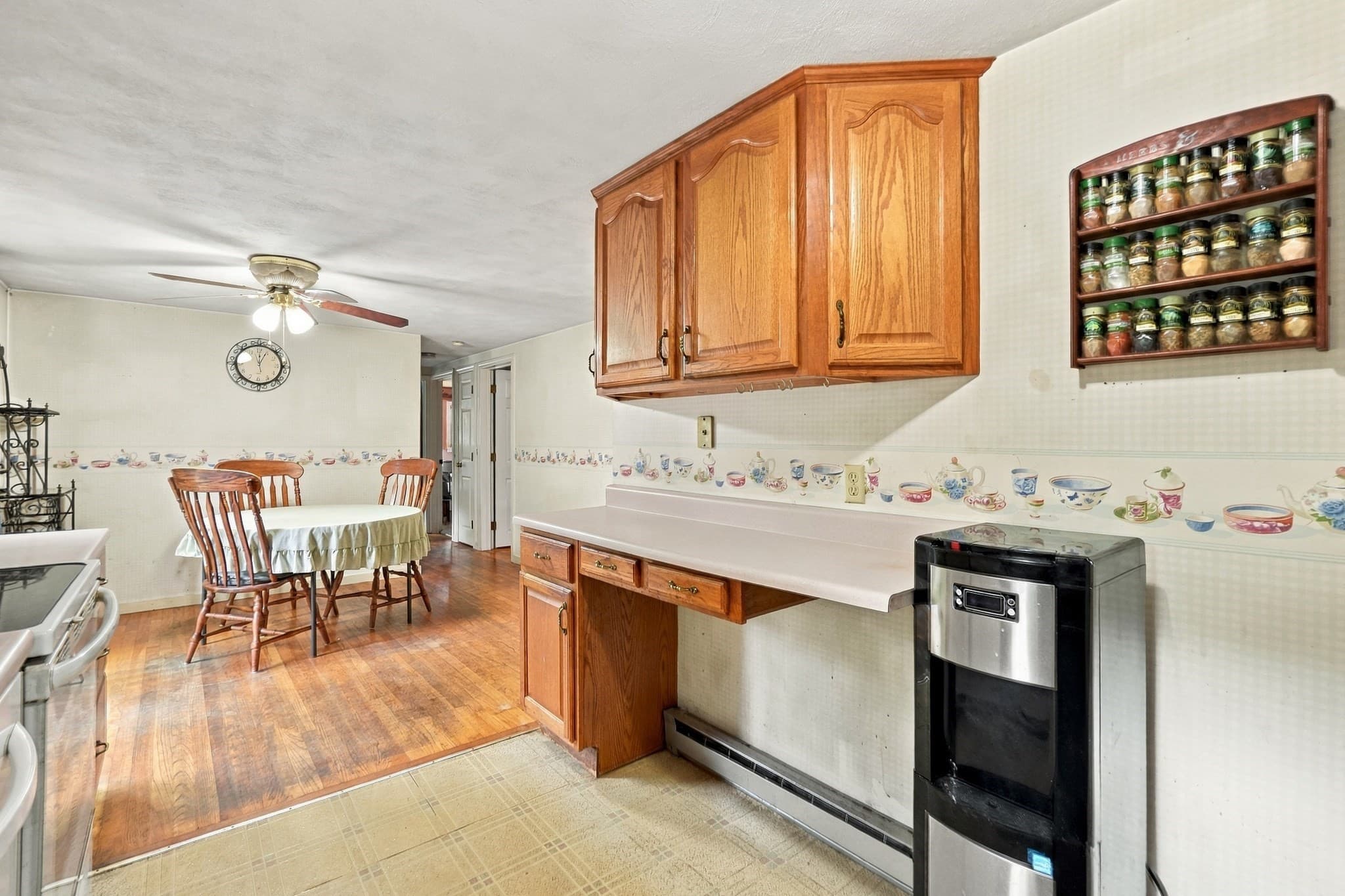 Single Family Residence at 27 Old Meetinghouse Road, Auburn MA 01501, photo 13 of 36