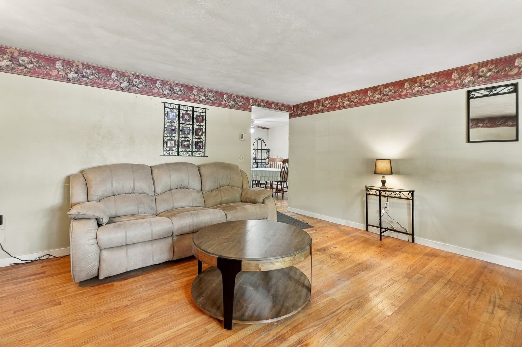 Single Family Residence at 27 Old Meetinghouse Road, Auburn MA 01501, photo 5 of 36