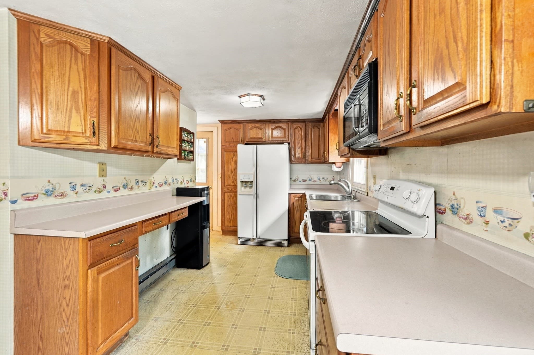 Single Family Residence at 27 Old Meetinghouse Road, Auburn MA 01501, photo 10 of 36