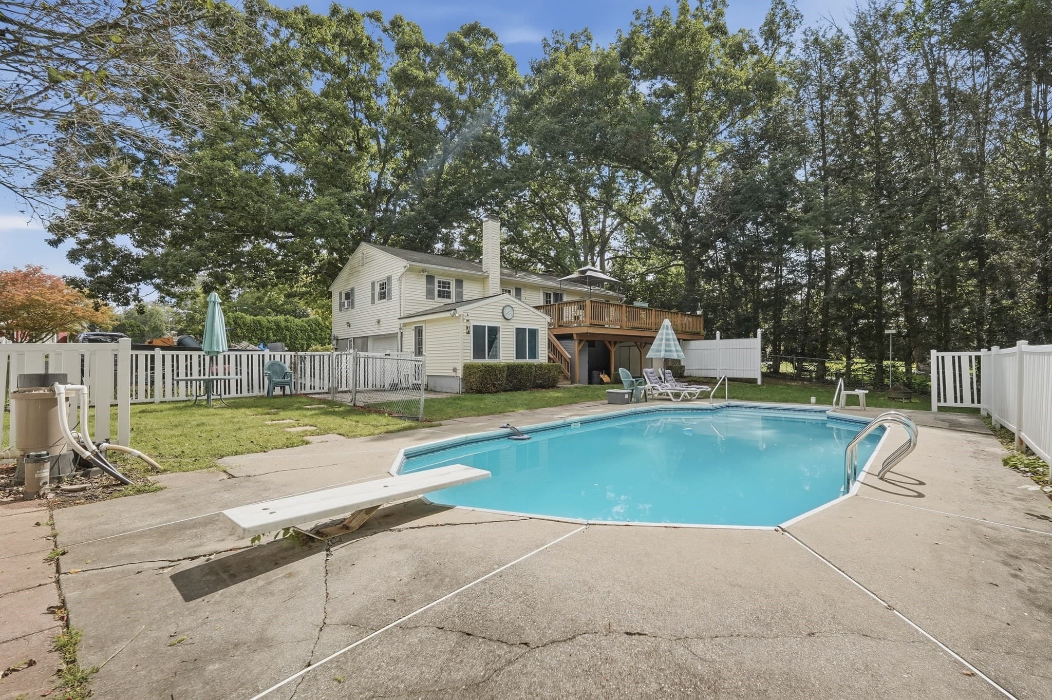Single Family Residence at 27 Old Meetinghouse Road, Auburn MA 01501, photo 33 of 36