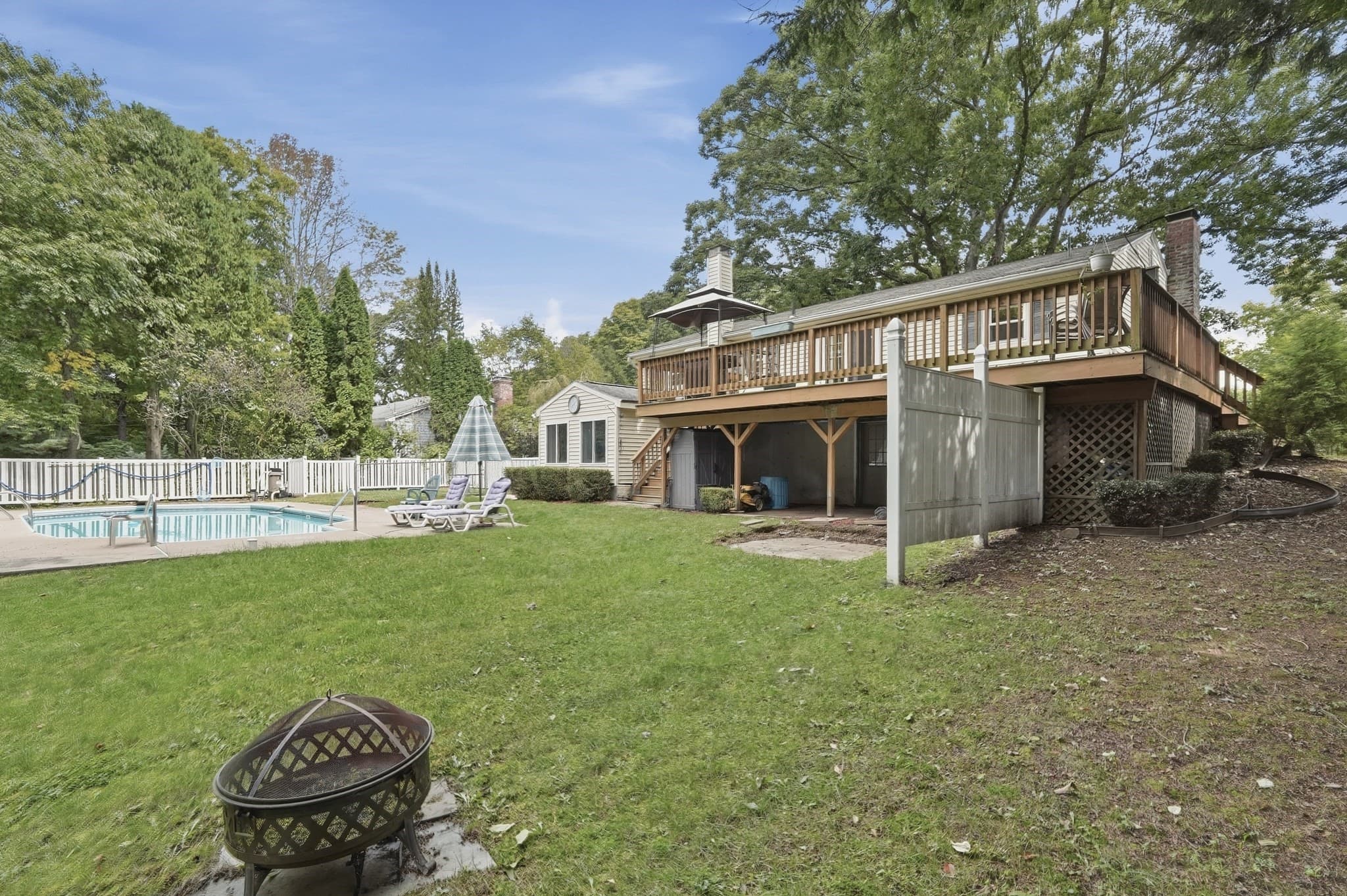 Single Family Residence at 27 Old Meetinghouse Road, Auburn MA 01501, photo 35 of 36