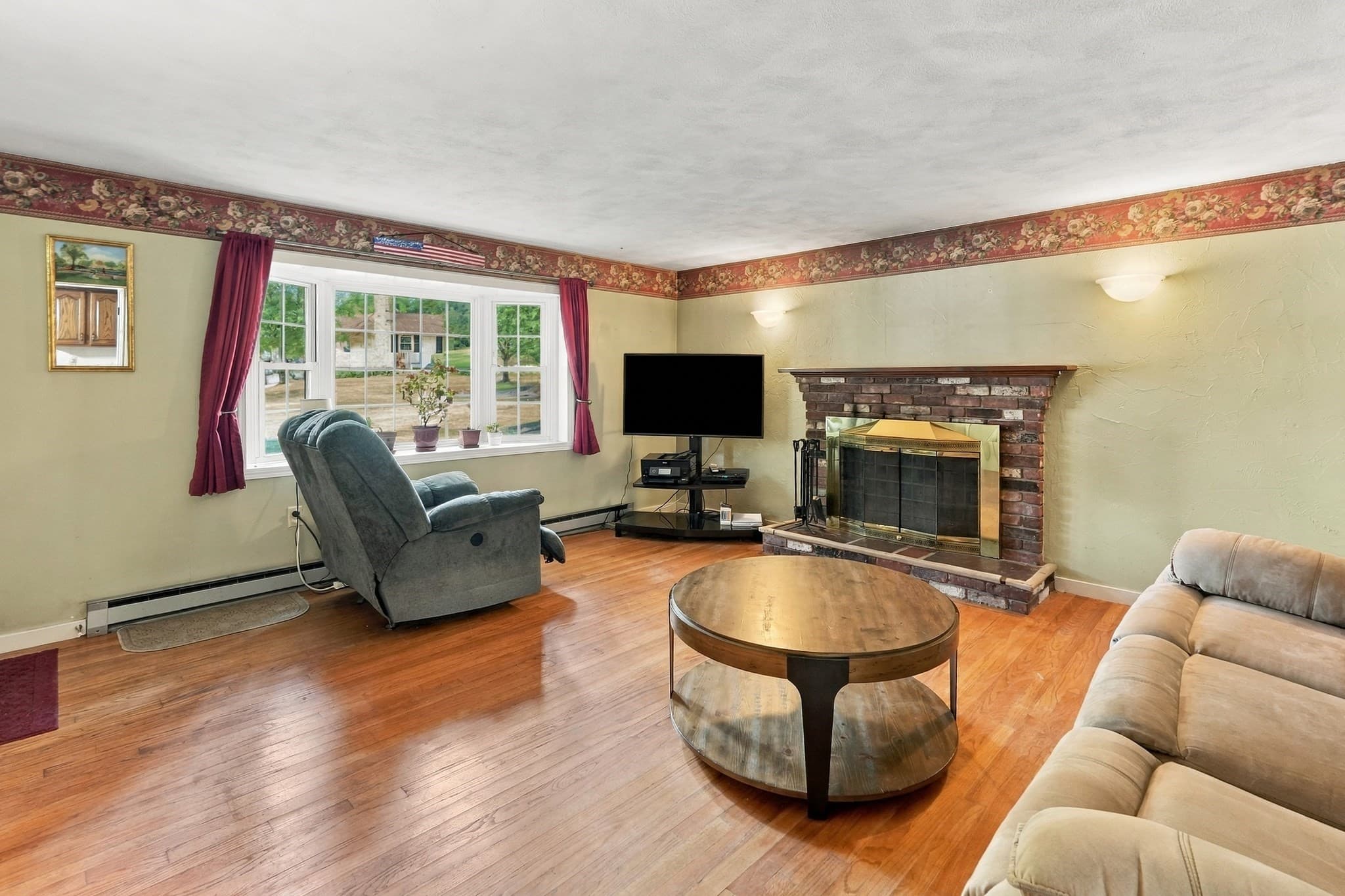 Single Family Residence at 27 Old Meetinghouse Road, Auburn MA 01501, photo 4 of 36