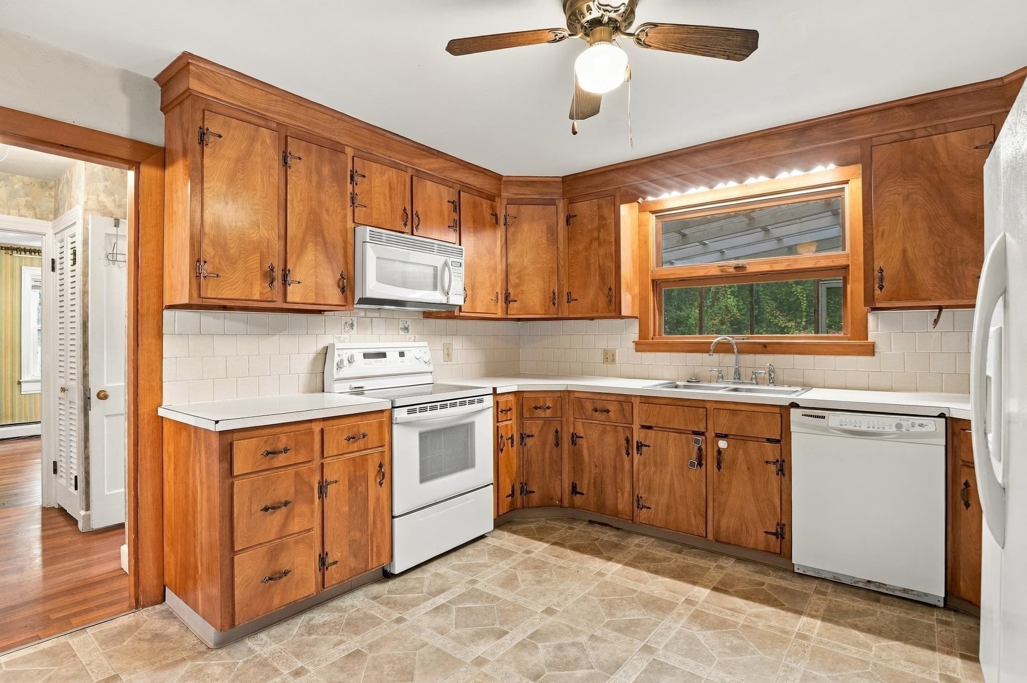 Single Family Residence at 153 Boylston Street, Shrewsbury MA 01545, Shrewsbury, photo 2 of 30