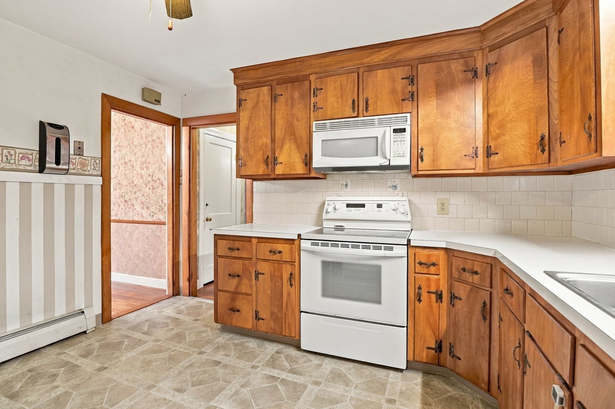 Single Family Residence at 153 Boylston Street, Shrewsbury MA 01545, Shrewsbury, photo 3 of 30