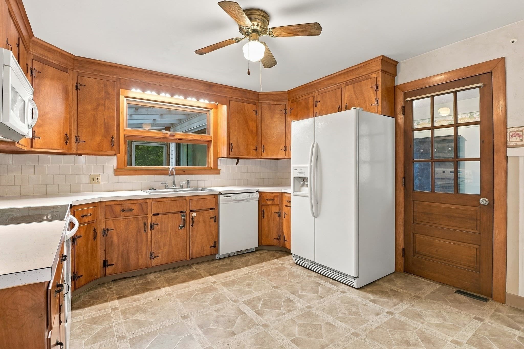 Single Family Residence at 153 Boylston Street, Shrewsbury MA 01545, Shrewsbury, photo 4 of 30