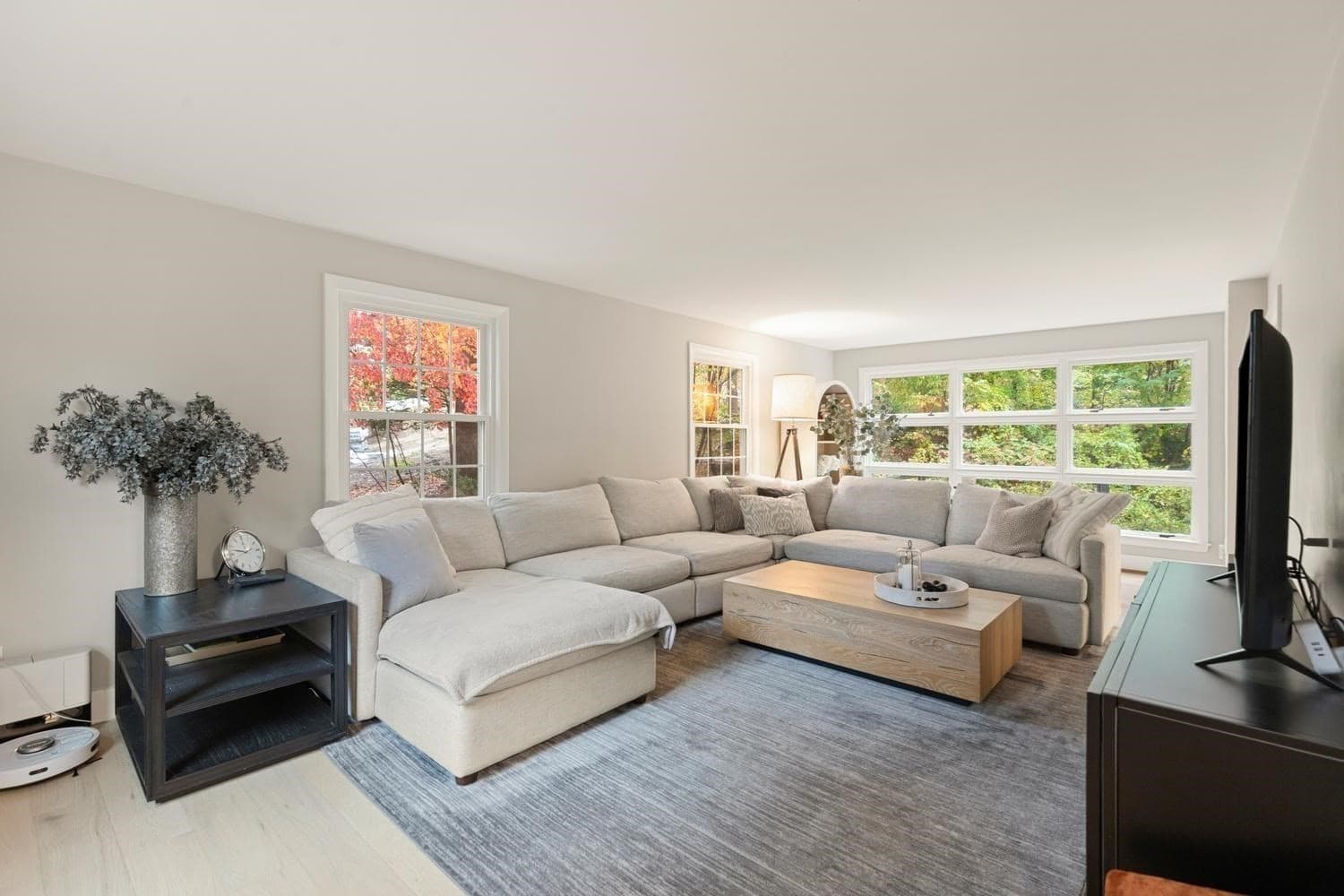 Single Family Residence at 124 Hillside Rd, North Andover MA 01845, photo 13 of 37