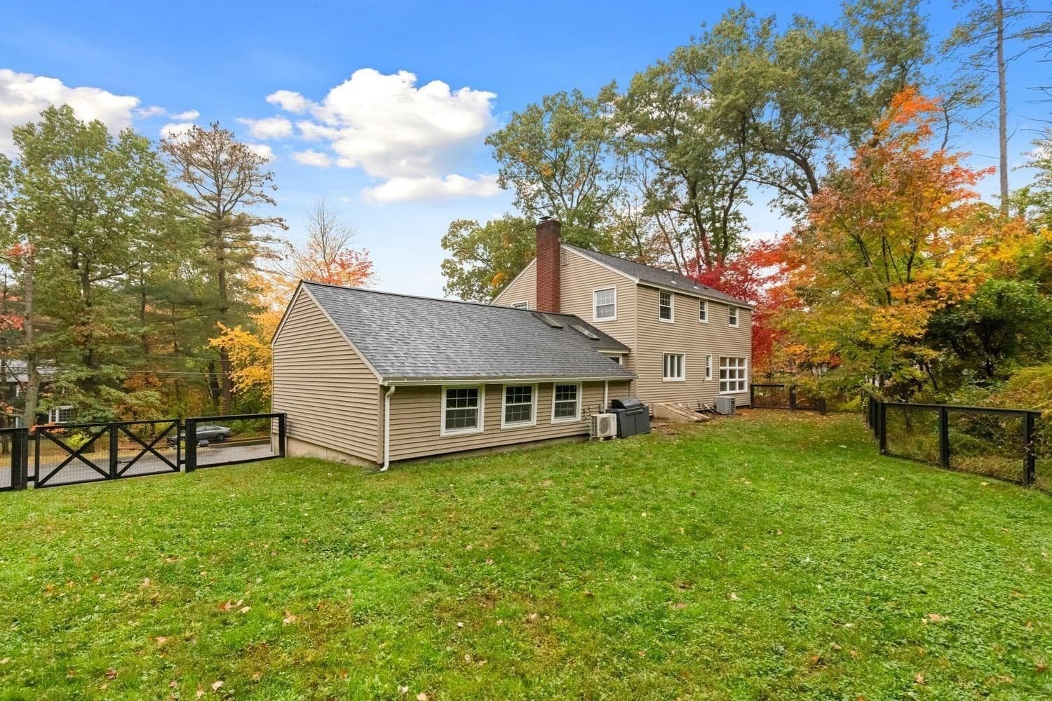 Single Family Residence at 124 Hillside Rd, North Andover MA 01845, photo 36 of 37