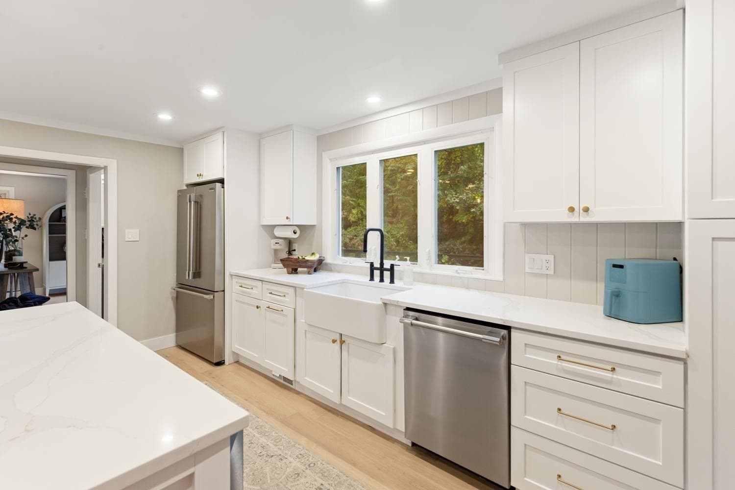 Single Family Residence at 124 Hillside Rd, North Andover MA 01845, photo 5 of 37