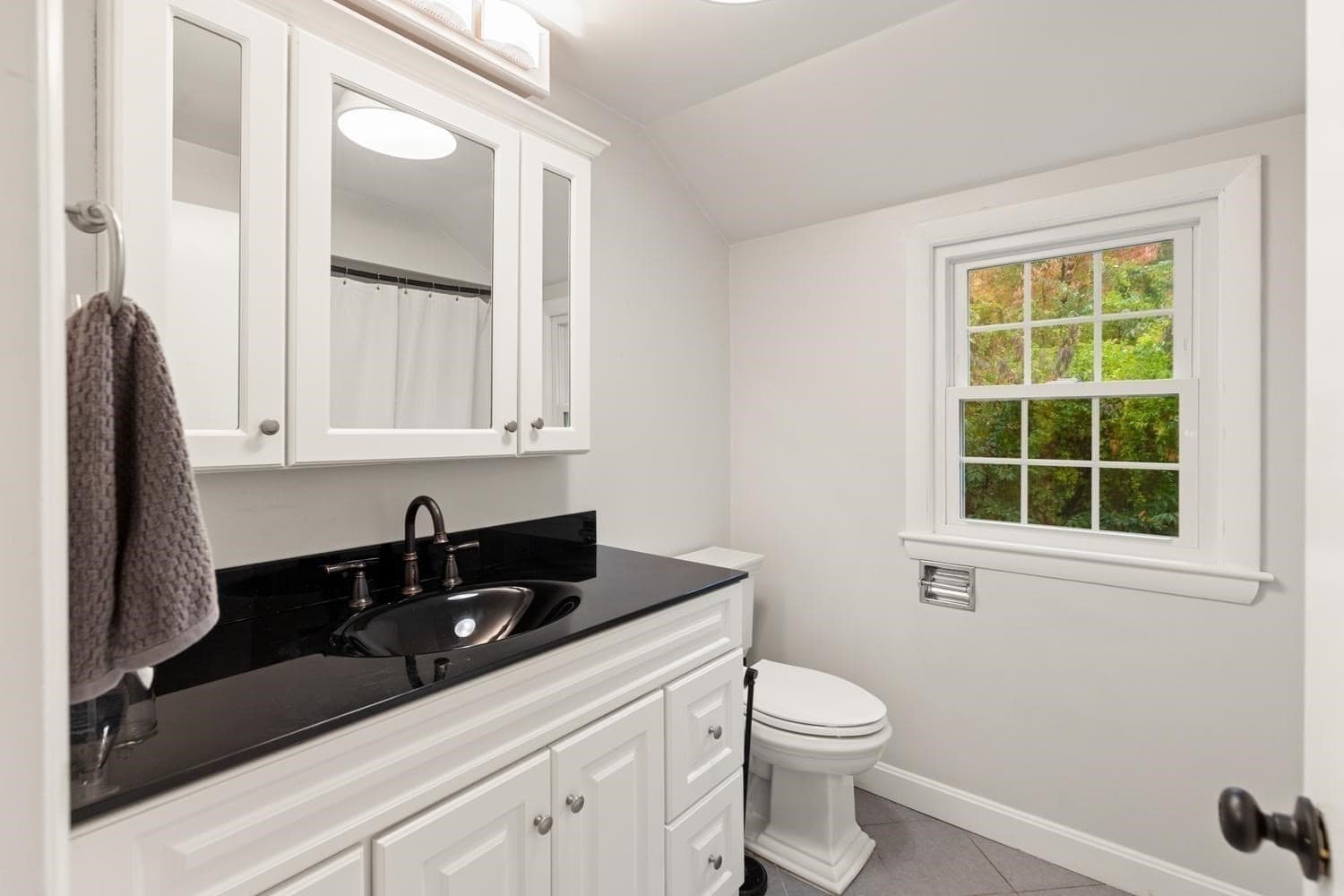 Single Family Residence at 124 Hillside Rd, North Andover MA 01845, photo 30 of 37