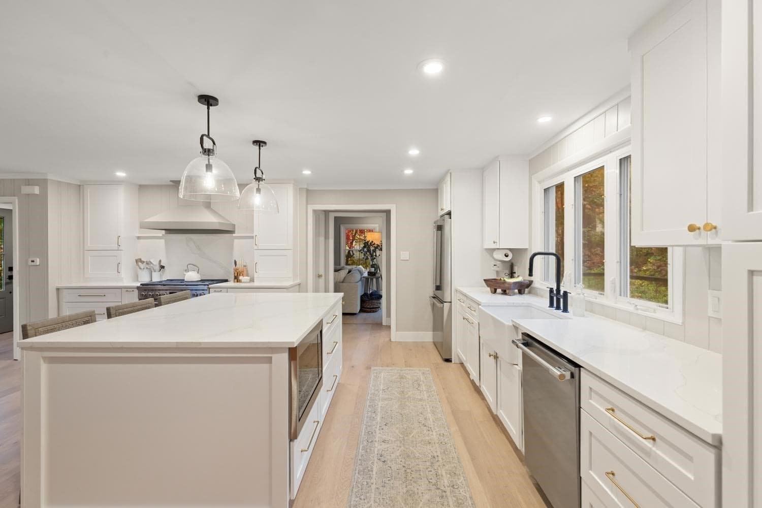 Single Family Residence at 124 Hillside Rd, North Andover MA 01845, photo 4 of 37