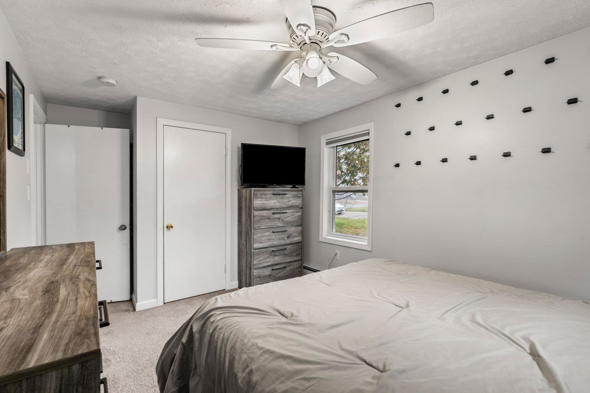 Single Family Residence at 17 1/2 West Winkley St, Amesbury MA 01913, photo 11 of 31