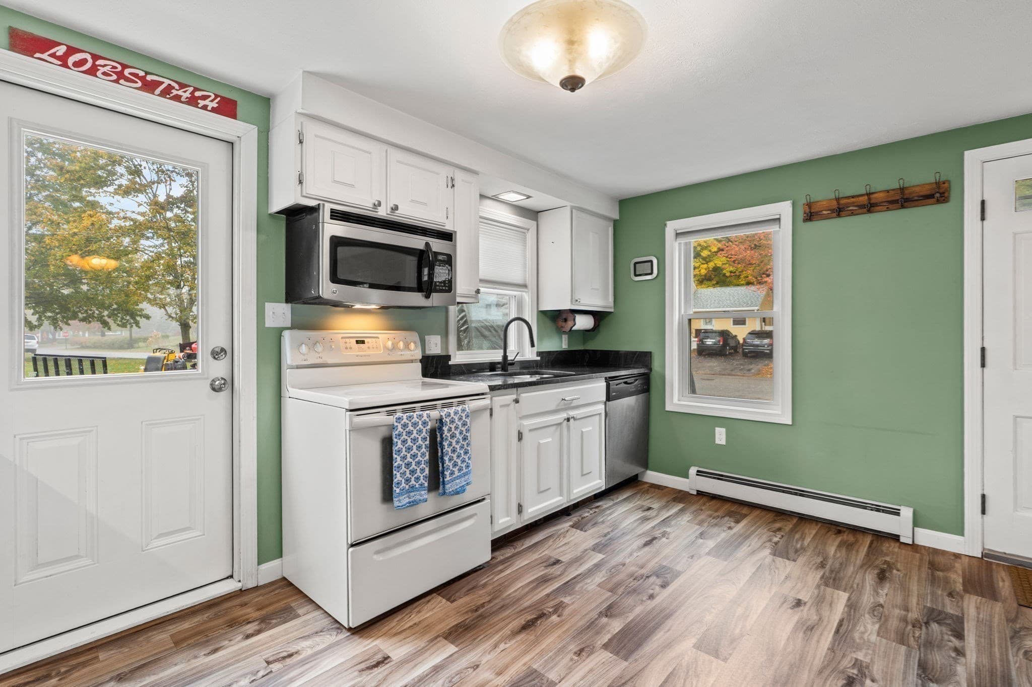 Single Family Residence at 17 1/2 West Winkley St, Amesbury MA 01913, photo 8 of 31