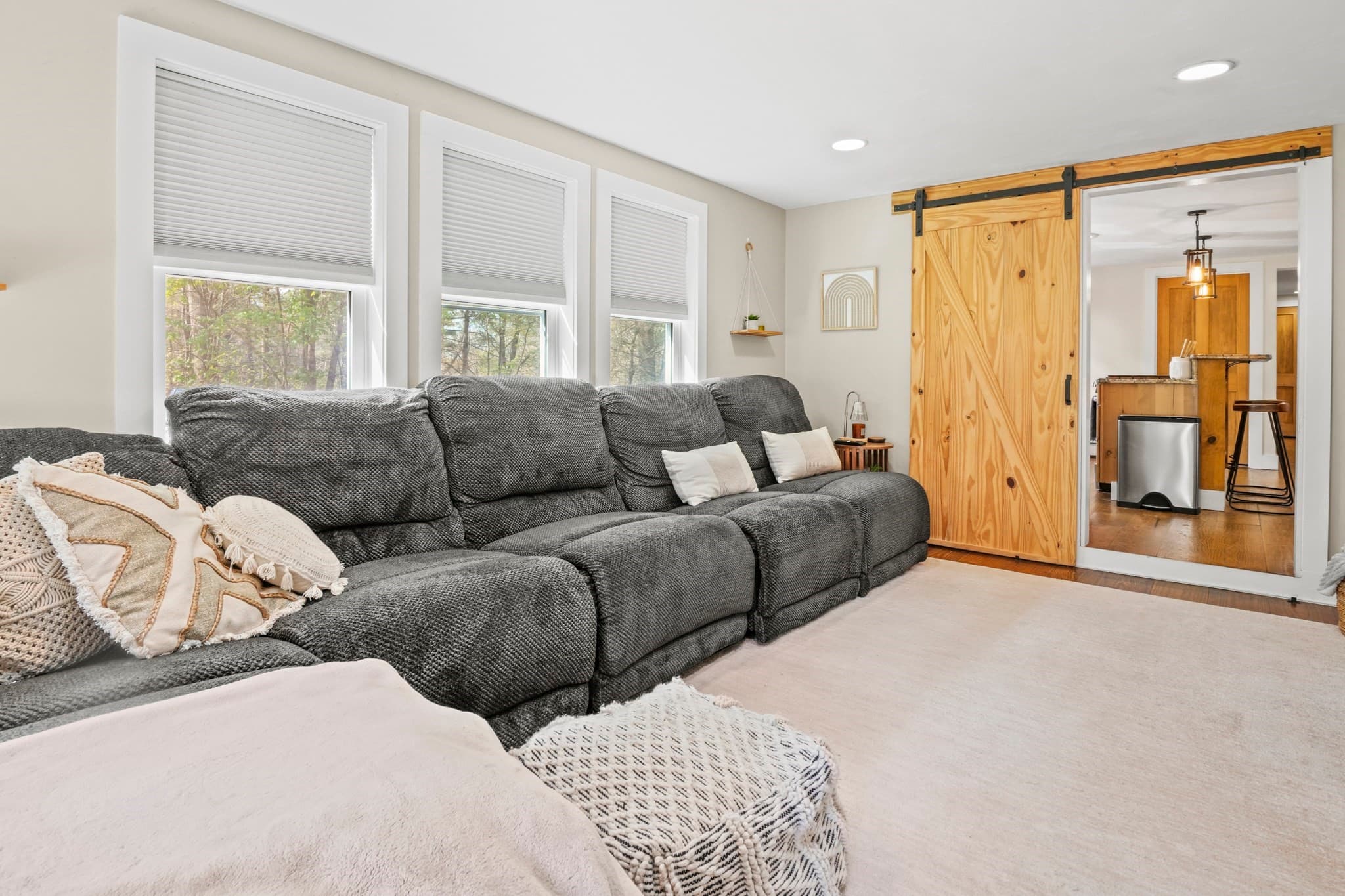 Single Family Residence at 44 Little Alum Road, Brimfield MA 01010, photo 6 of 30