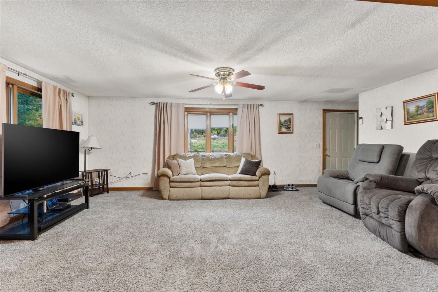 Single Family Residence at 174 Monson Turnpike Rd, Ware MA 01082, photo 10 of 12
