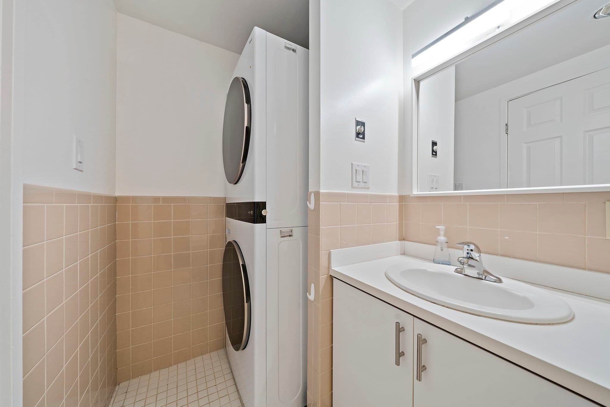 Condominium at 155 George Washington Blvd # 607, Hull MA 02045, Hull, photo 12 of 29