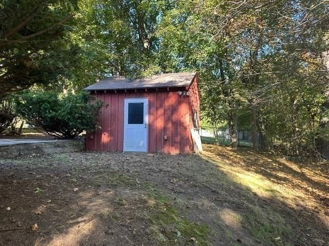 Single Family Residence at 48 Marlboro Road, Woburn MA 01801, photo 39 of 40