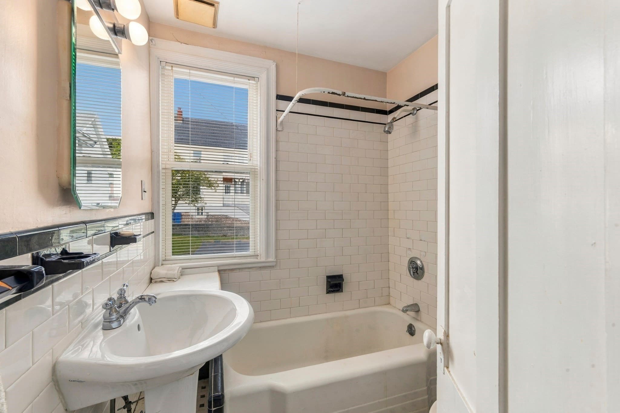 3 Family at 260 Metropolitan Ave, Boston MA 02131, photo 9 of 19