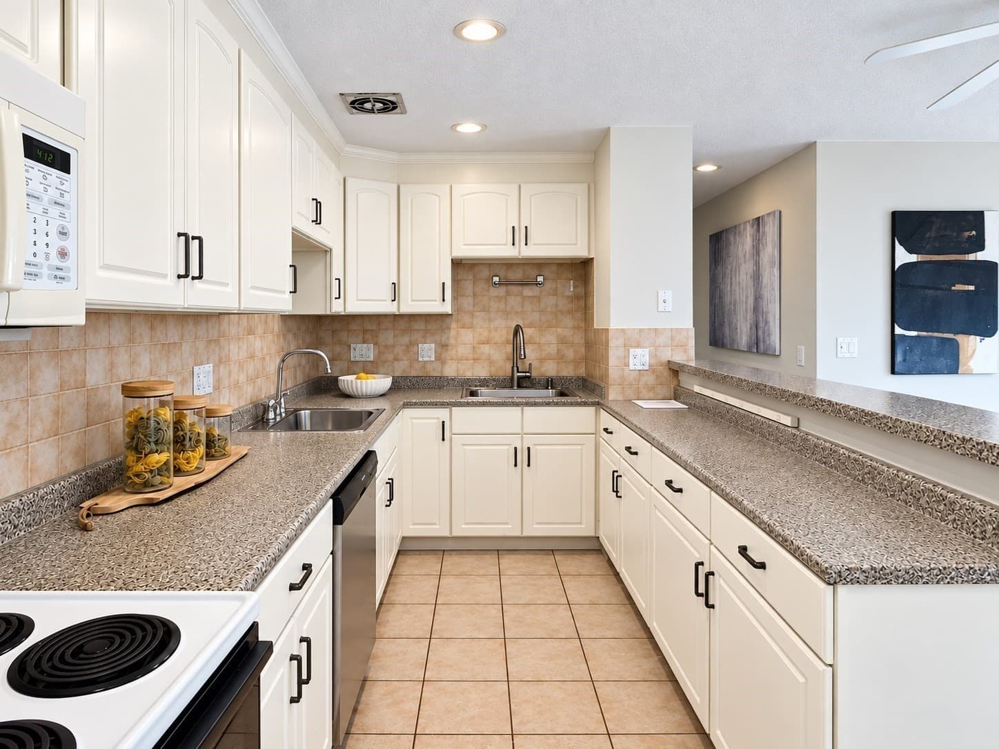 Condominium at 50 Green Street # 209, Brookline MA 02446, Brookline, photo 6 of 20