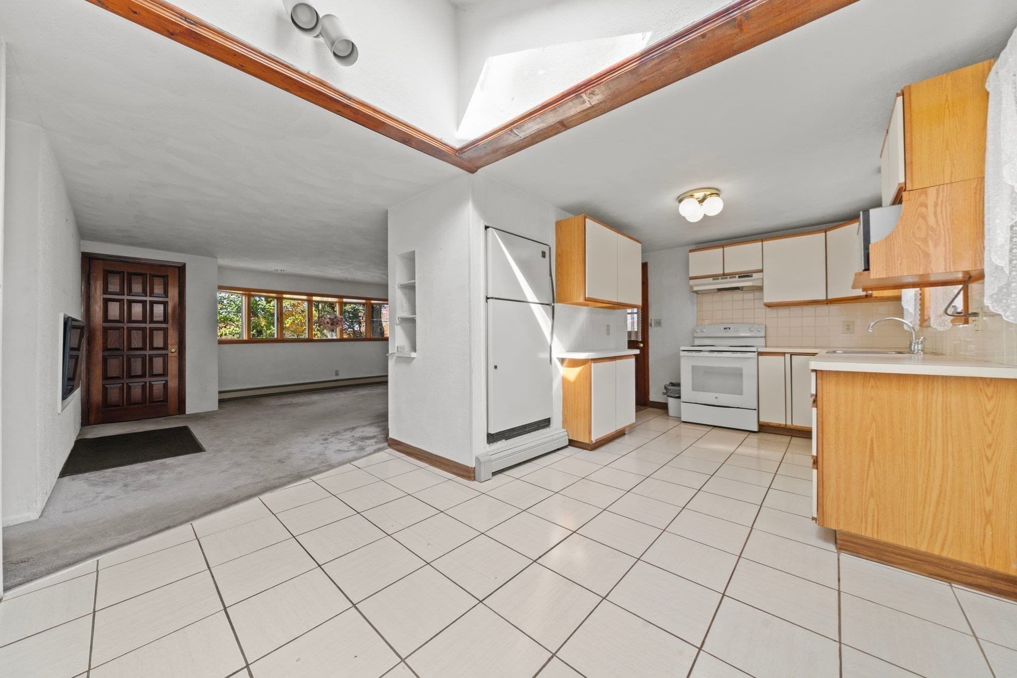 Single Family Residence at 5 Anderson St, Peabody MA 01960, photo 8 of 38