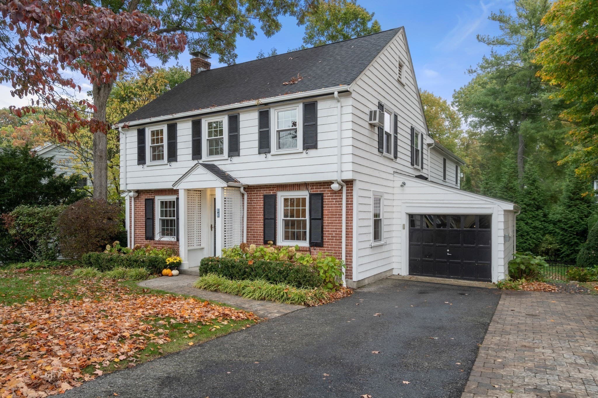 Single Family Residence at 11 Martin Rd, Wellesley MA 02481, photo 2 of 28